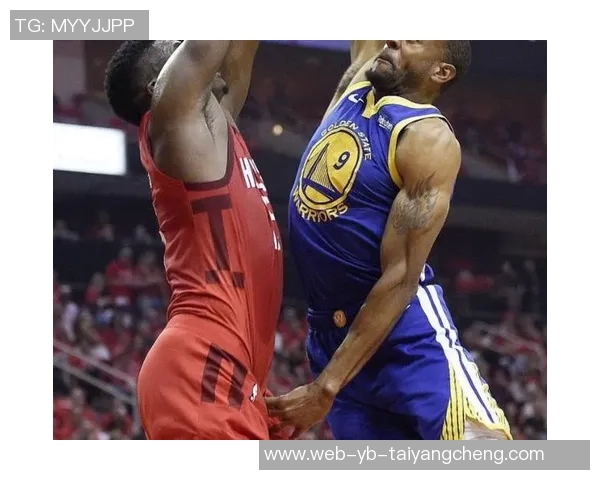 管子煜突破防守连过两人上篮被文班帽封盖精彩瞬间回顾